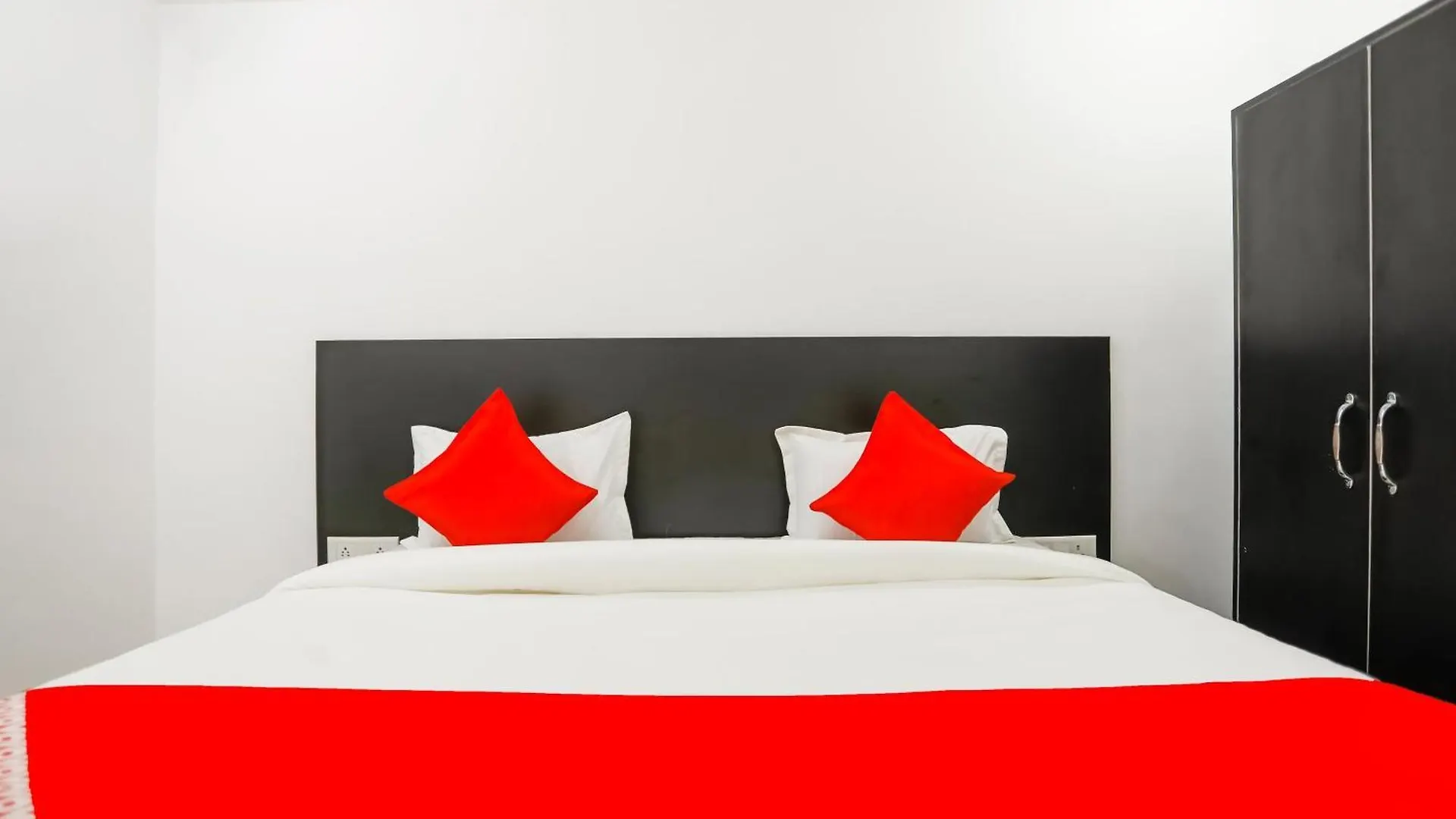 Hotel O Coco Tree Gurgaon 3*,  India