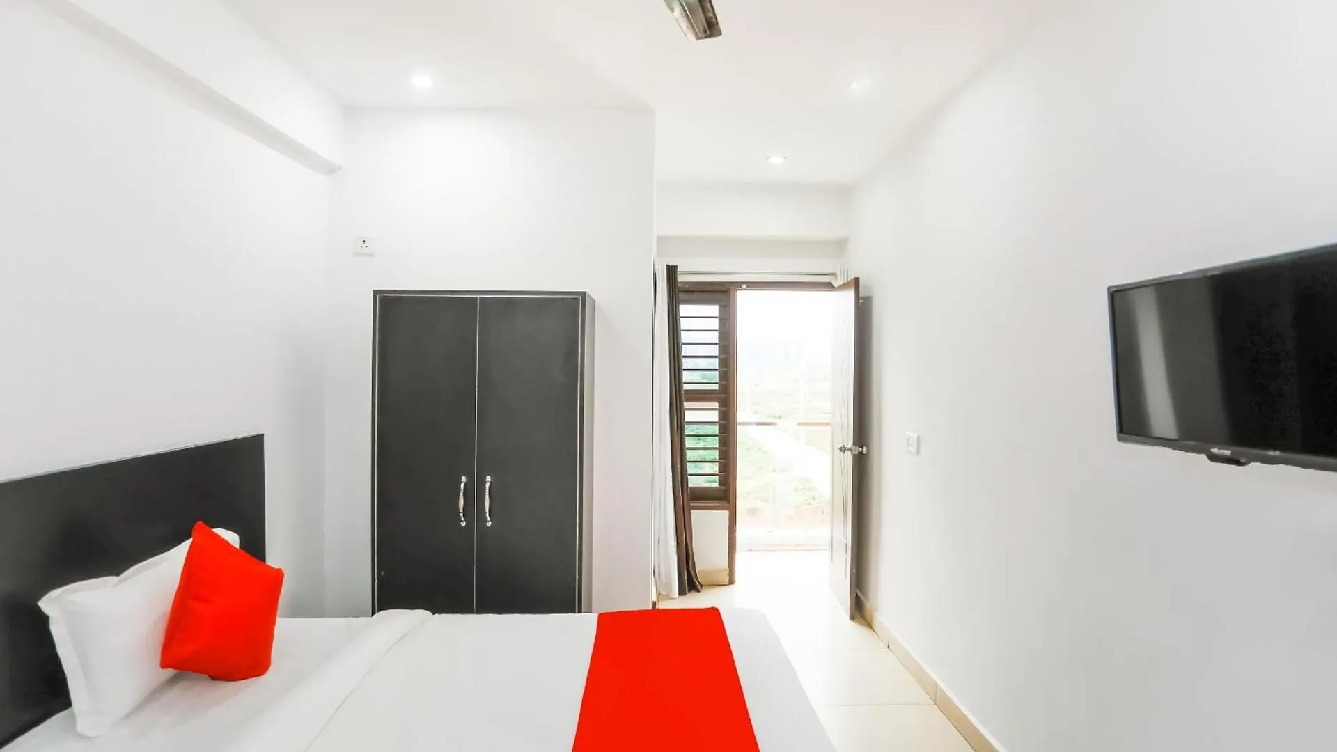 Hotel O Coco Tree Gurgaon